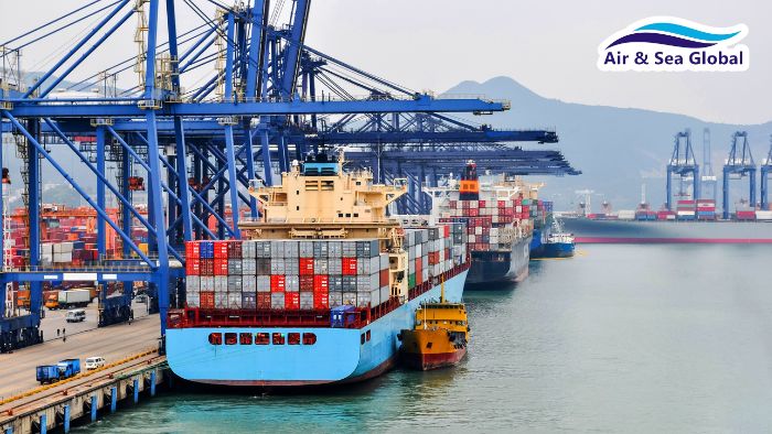Tàu container tại cảng