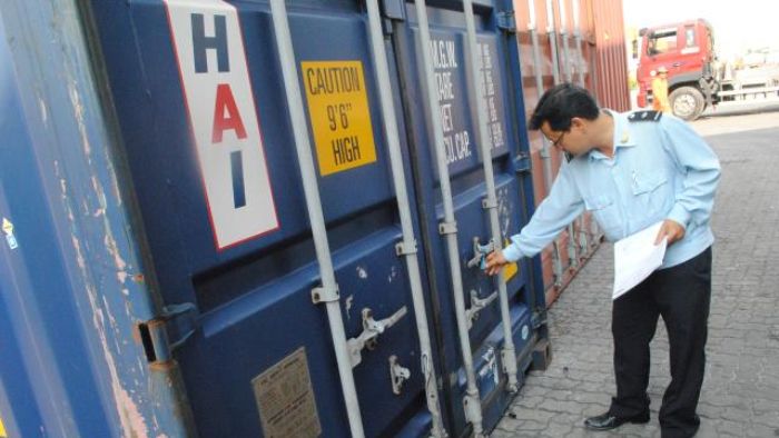 Container có seal niêm phong khi xuất nhập khẩu hàng hóa Container có seal niêm phong khi xuất nhập khẩu hàng hóa