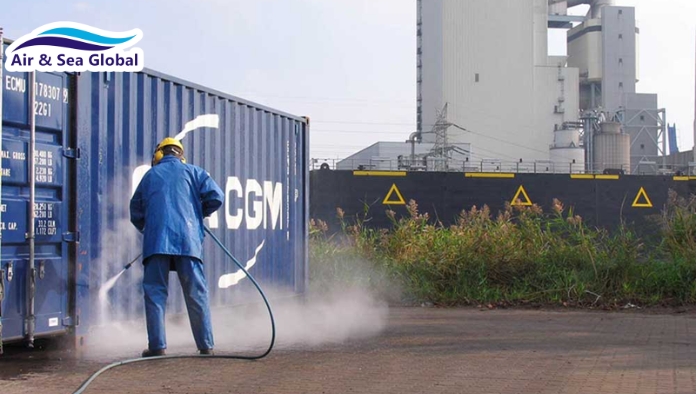 Vệ sinh container trước khi trả